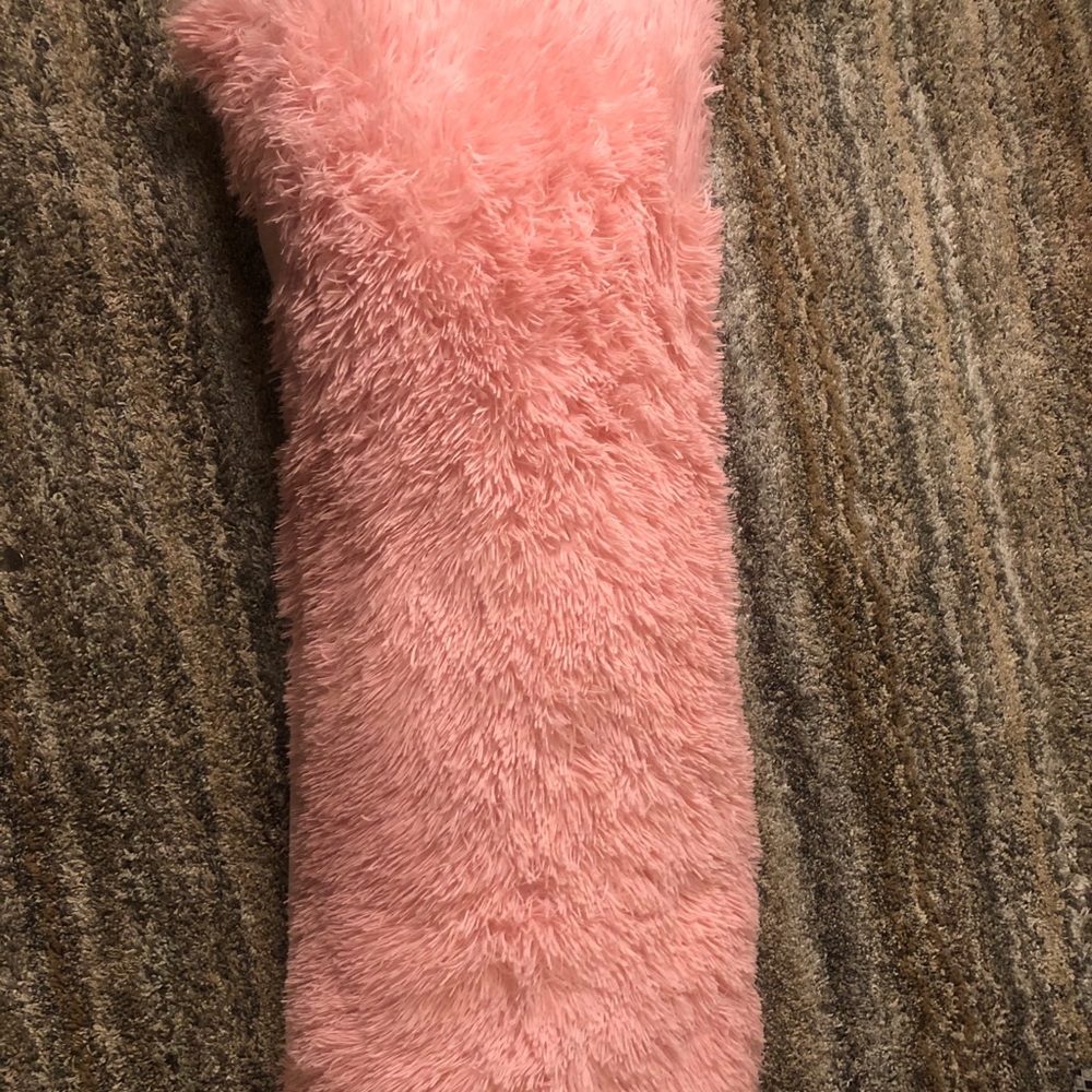 Long fluffy pillow